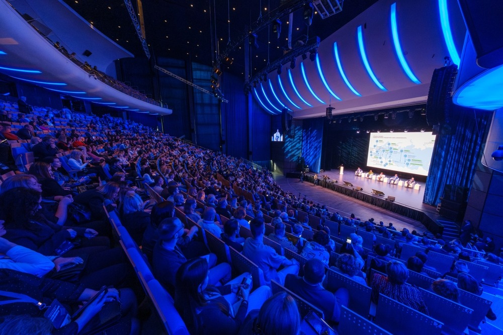 Summit Newtour Distribuição — Palco